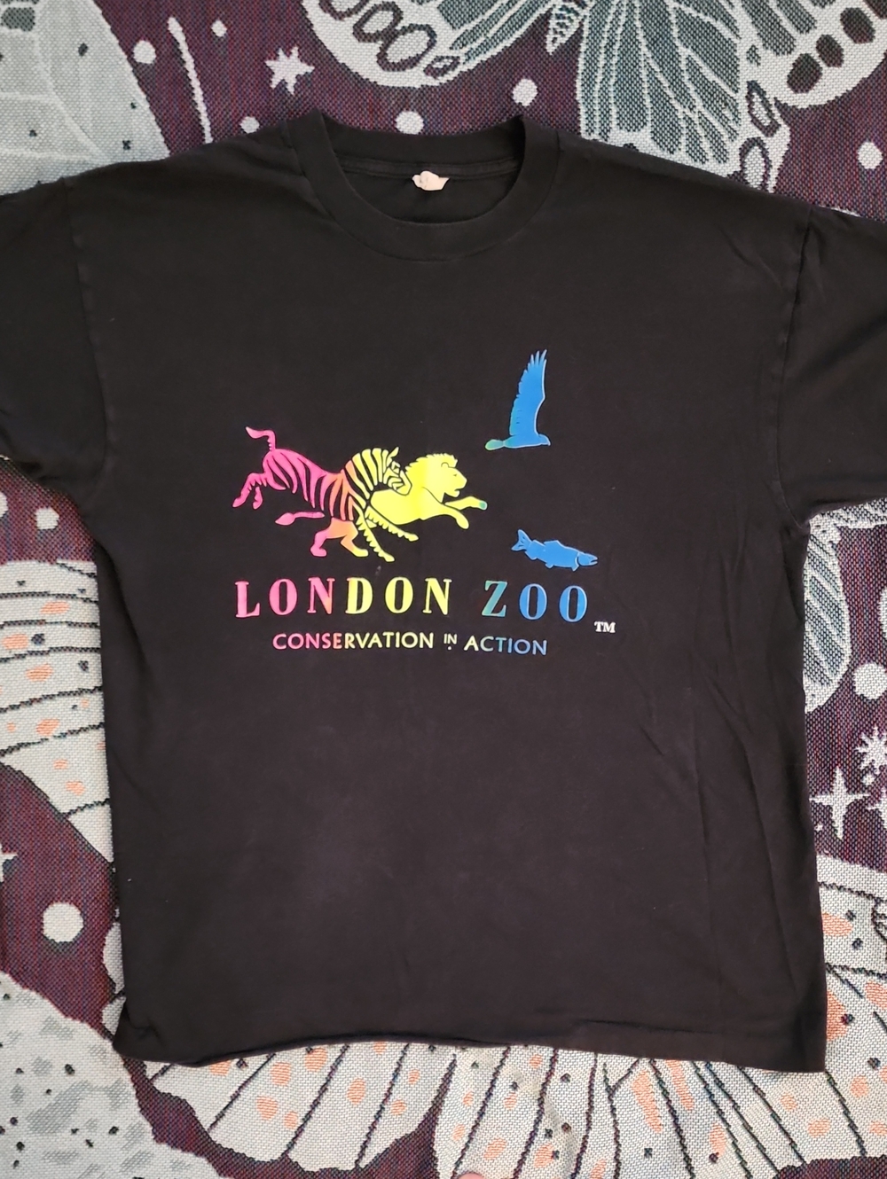 Vintage Black London Zoo Tee with Rainbow Animal Graphic – Size L